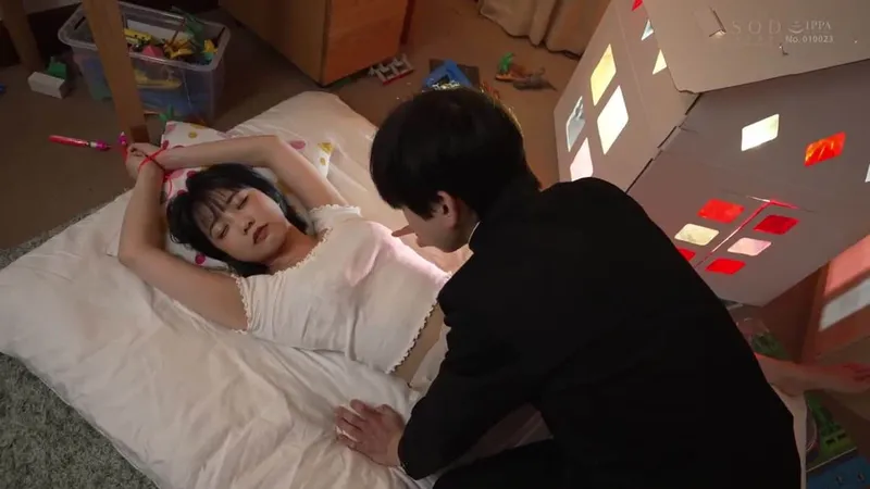 Trả thù anh trai thường xuyên bắt nạt bằng cách xoạc gấu anh ấy