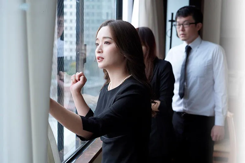 Anh xã mất 3 năm, mẹ kế trẻ tìm đến con người chồng giải tỏa thiếu thốn